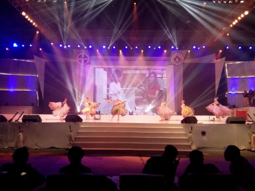 Salah satu bagian favoritku di drama muskial ini : balerina-balerina yang pake sayap kupu-kupu. Bagus banget. 😊