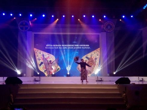 Pembukaan drama musikal 64 tahun sinlui